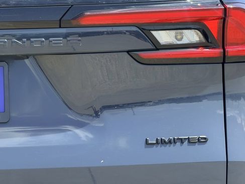 Used 2025 Toyota Grand Highlander AWD image 10