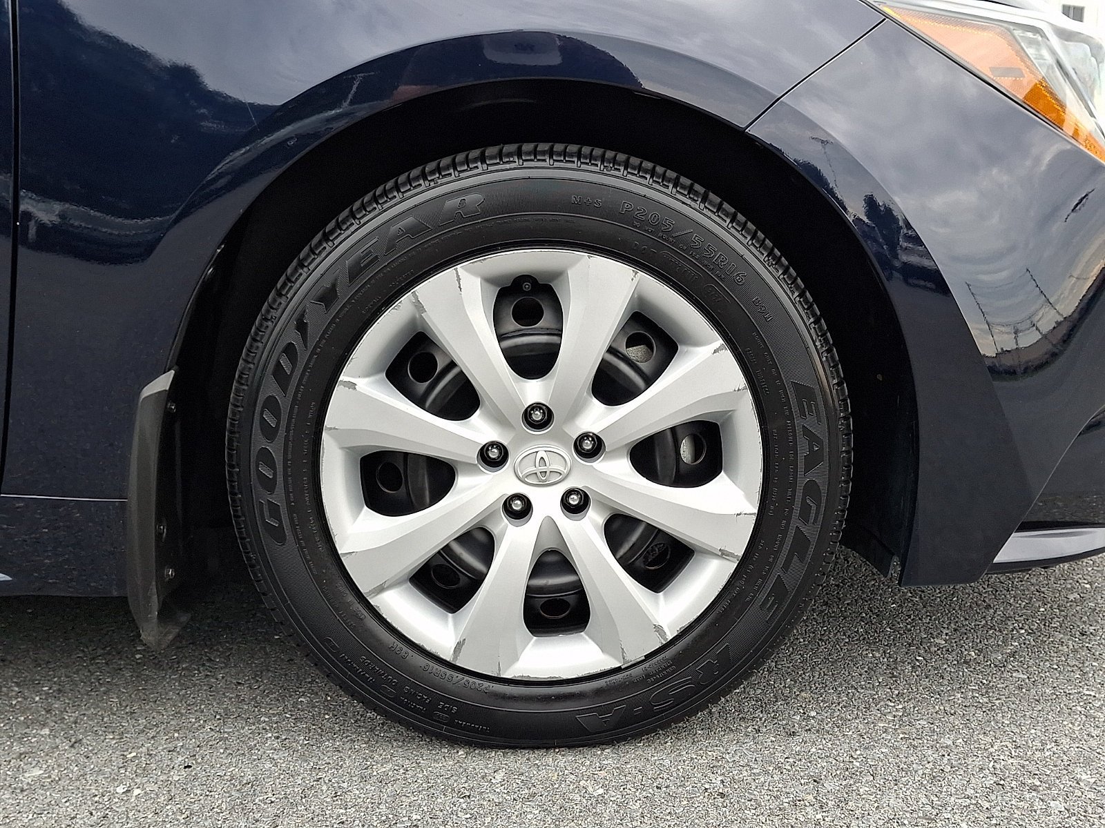 Certified 2024 Toyota Corolla LE FWD image 9