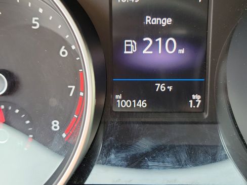 Used 2020 Volkswagen Tiguan SE image 27