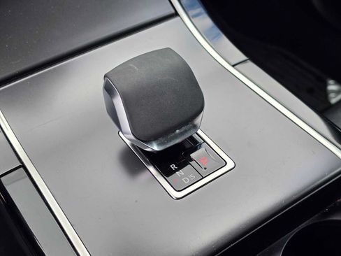 Used 2024 Land Rover Range Rover Evoque Dynamic SE AWD/4WD image 32