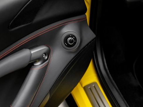 Used 2022 Ferrari F8 Tributo RWD image 42