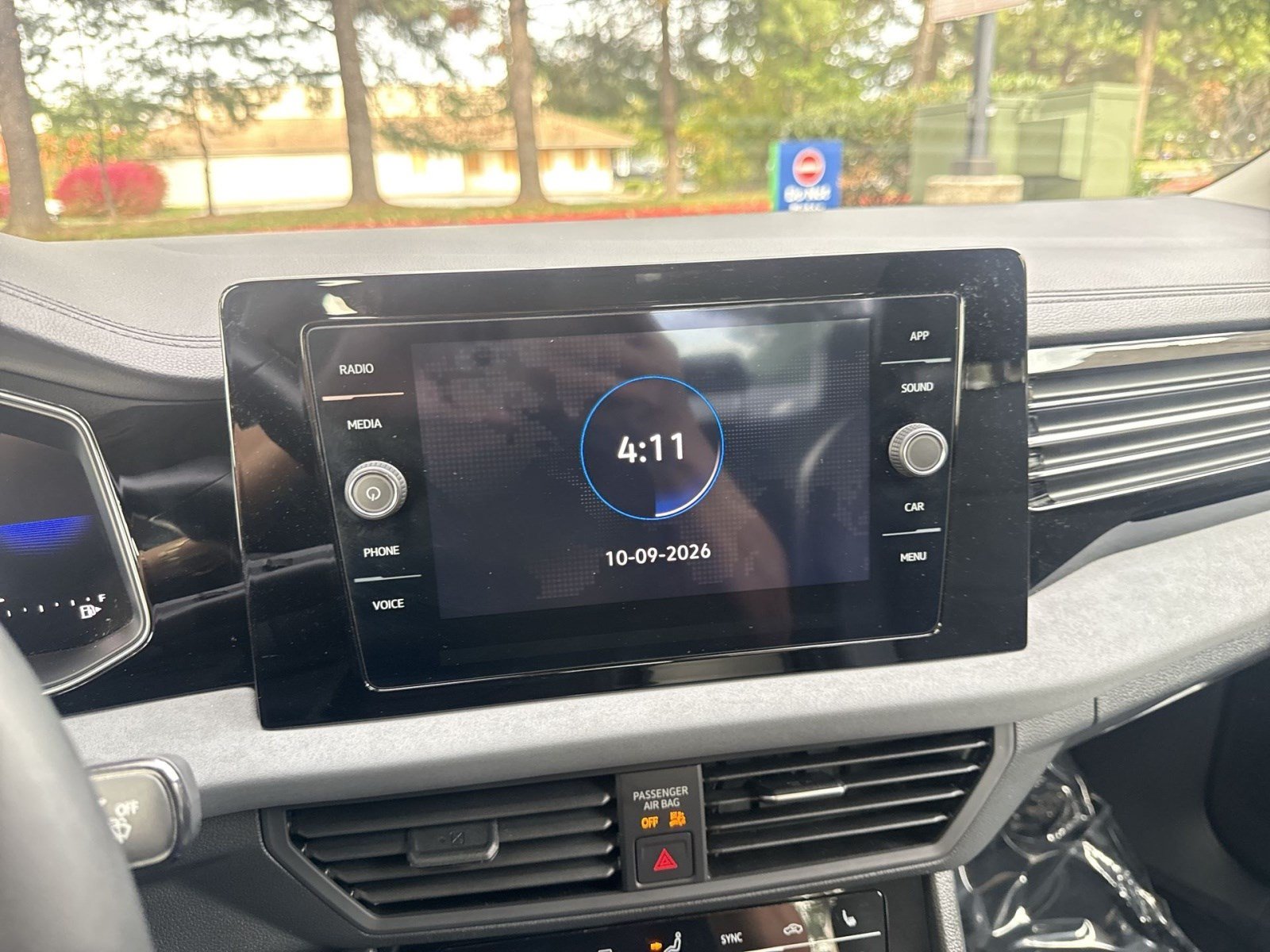 Used 2025 Volkswagen Jetta SE FWD image 18