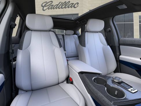 New 2027 Cadillac Optiq Luxury w/ LPO, Floor Liner Package AWD/4WD image 16