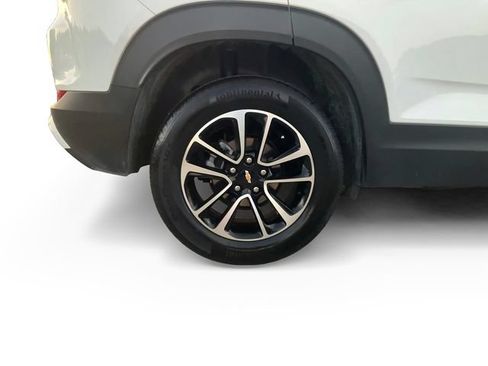 Used 2025 Chevrolet TrailBlazer LT AWD/4WD image 7