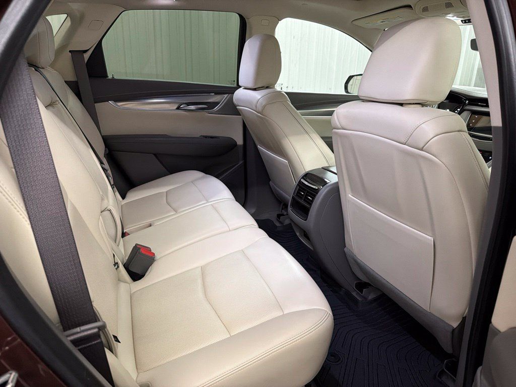 Used 2022 Cadillac XT5 Premium Luxury w/ Technology Package AWD/4WD image 25