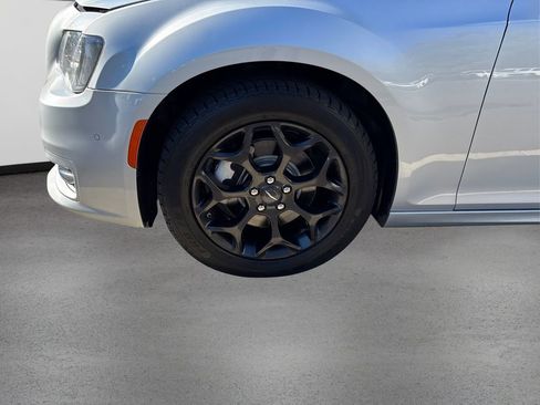 Used 2022 Chrysler 300 Touring L image 12