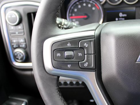 Used 2022 Chevrolet Silverado 2500 LT w/ Convenience Package image 22
