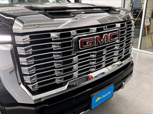 Used 2024 GMC Sierra 3500 Denali AWD/4WD image 31