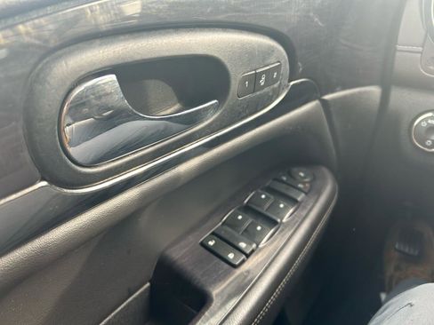 Used 2017 Buick Enclave Leather image 28