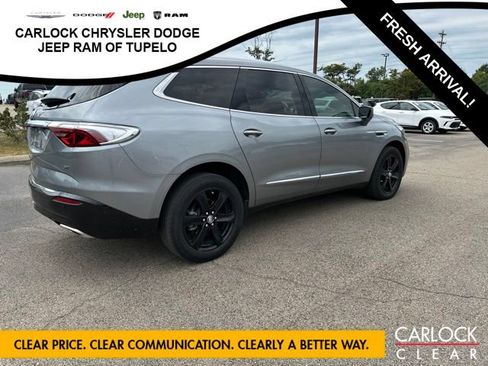 Used 2023 Buick Enclave Essence w/ Experience Buick Package FWD image 4