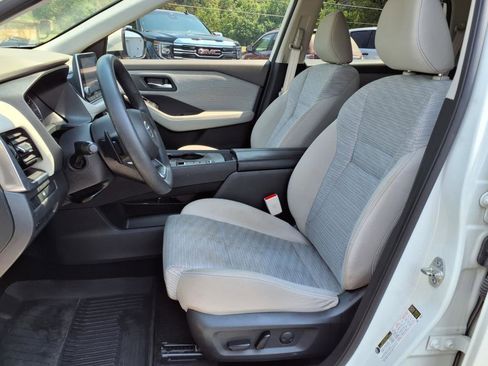 Used 2021 Nissan Rogue SV image 10