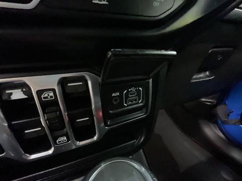 Used 2022 Jeep Wrangler Unlimited Sport AWD/4WD image 16