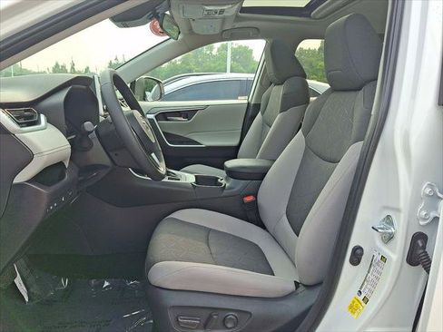 Certified 2025 Toyota RAV4 XLE w/ Convenience Package AWD/4WD image 12