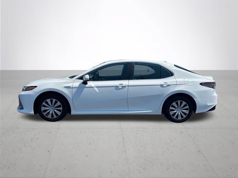Used 2021 Toyota Camry LE FWD image 9