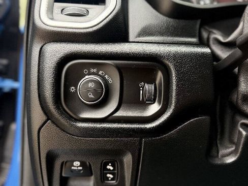 Used 2020 RAM 1500 Big Horn AWD/4WD image 15