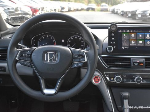 Used 2018 Honda Accord EX image 19