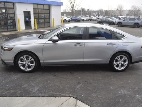 Certified 2025 Honda Accord LX image 4