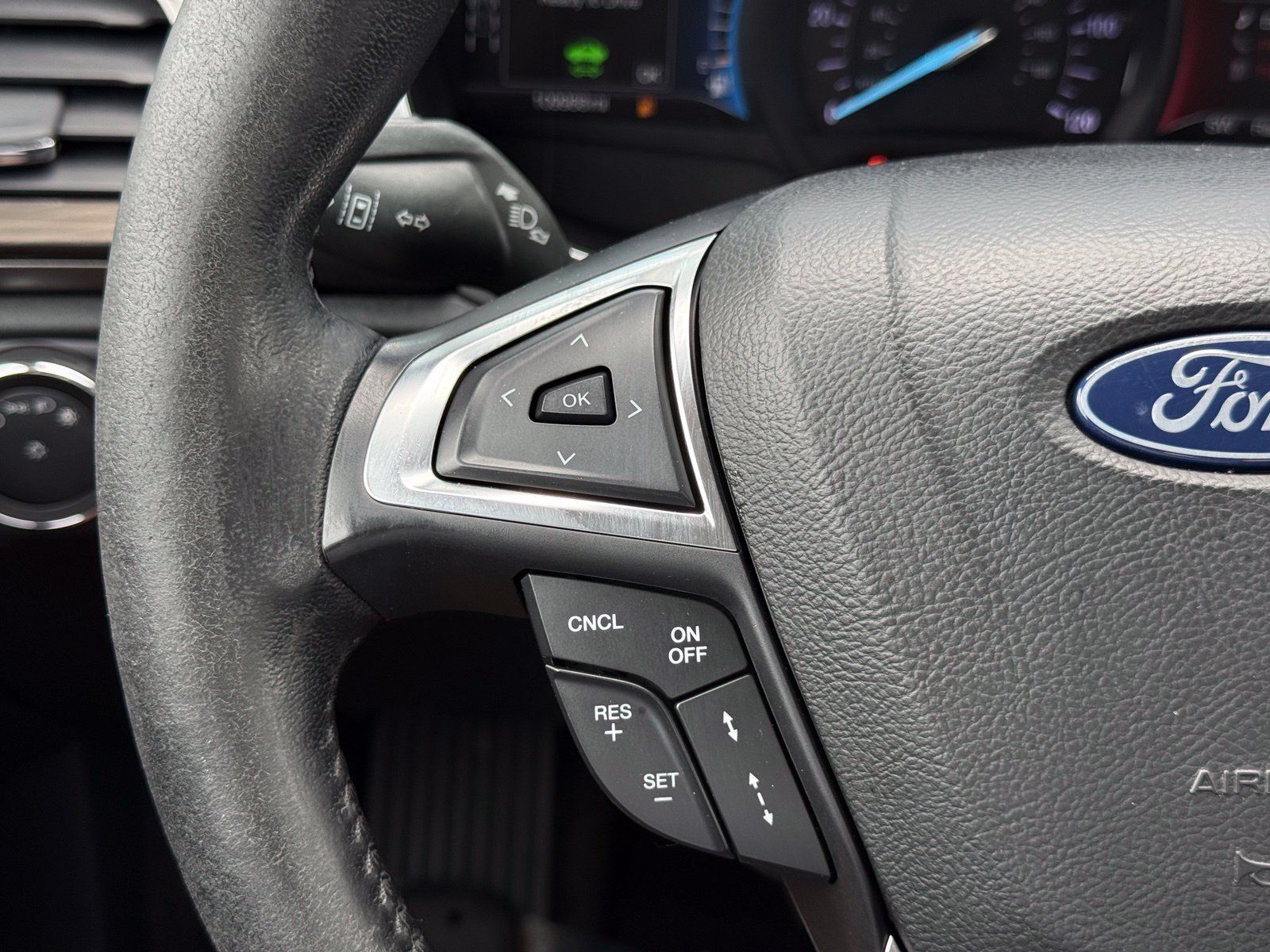 Used 2018 Ford Fusion SE w/ Equipment Group 602A FWD image 27