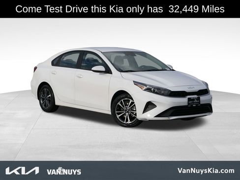 Used 2023 Kia Forte LXS image 1