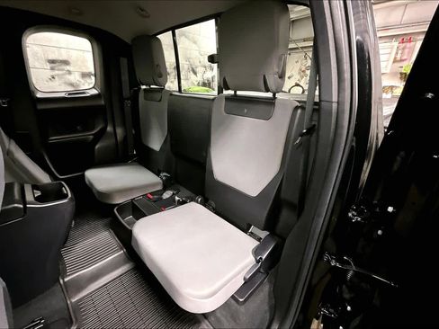 Certified 2022 Toyota Tacoma SR5 image 17