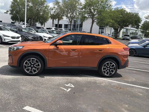 Used 2025 BMW X2 xDrive28i AWD/4WD image 7