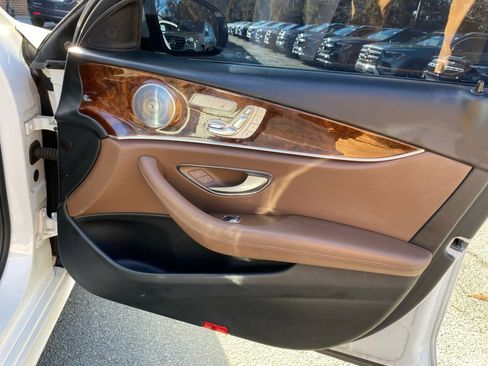 Used 2017 Mercedes-Benz E 300 4MATIC image 31