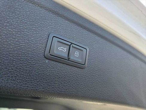 Used 2019 Audi Q5 2.0T Premium w/ Convenience Package image 18