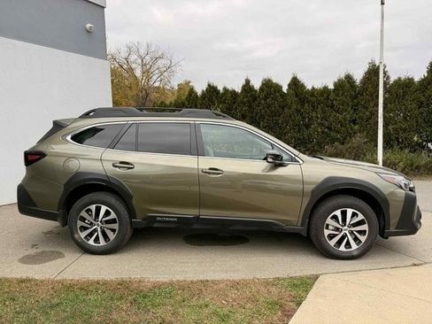 New 2025 Subaru Outback Premium image 2