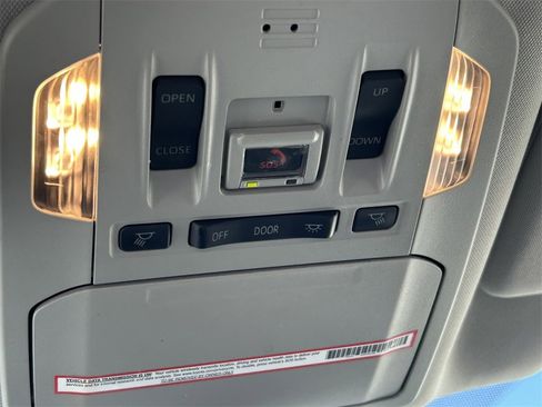 Used 2022 Toyota Highlander Bronze Edition image 23