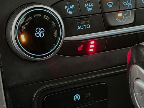 Used 2018 Ford EcoSport SE w/ SE Convenience Package image 16