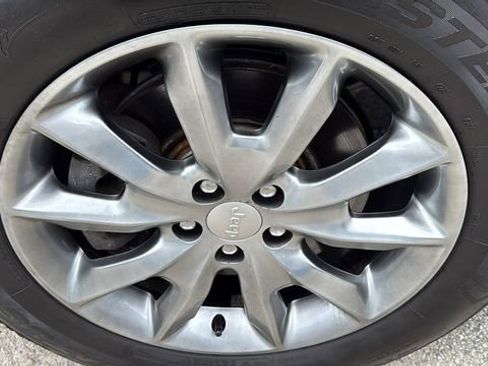 Used 2018 Jeep Cherokee Limited AWD/4WD image 17
