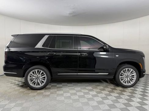 Certified 2026 Cadillac Escalade Luxury AWD/4WD image 9