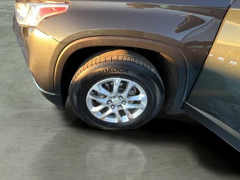 Used 2019 Chevrolet Traverse LT image 14