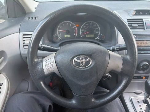 Used 2012 Toyota Corolla LE image 4