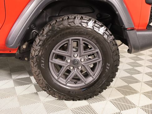 Used 2024 Jeep Wrangler Sport AWD/4WD image 17