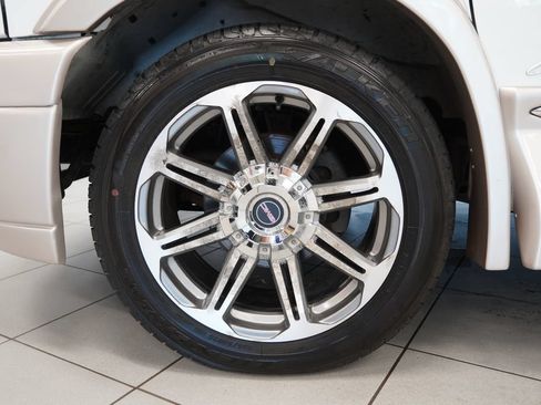 Used 2016 GMC Savana 2500 RWD image 17