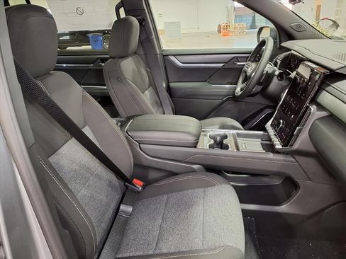 Used 2026 GMC Acadia Elevation FWD image 6