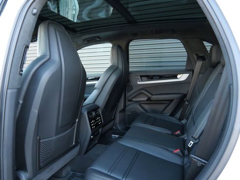 New 2026 Porsche Cayenne E-Hybrid image 11