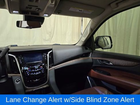 Used 2020 Cadillac Escalade Premium Luxury AWD/4WD image 34