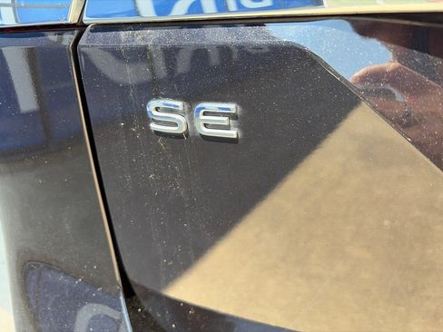 Used 2024 Volkswagen Atlas SE FWD image 15