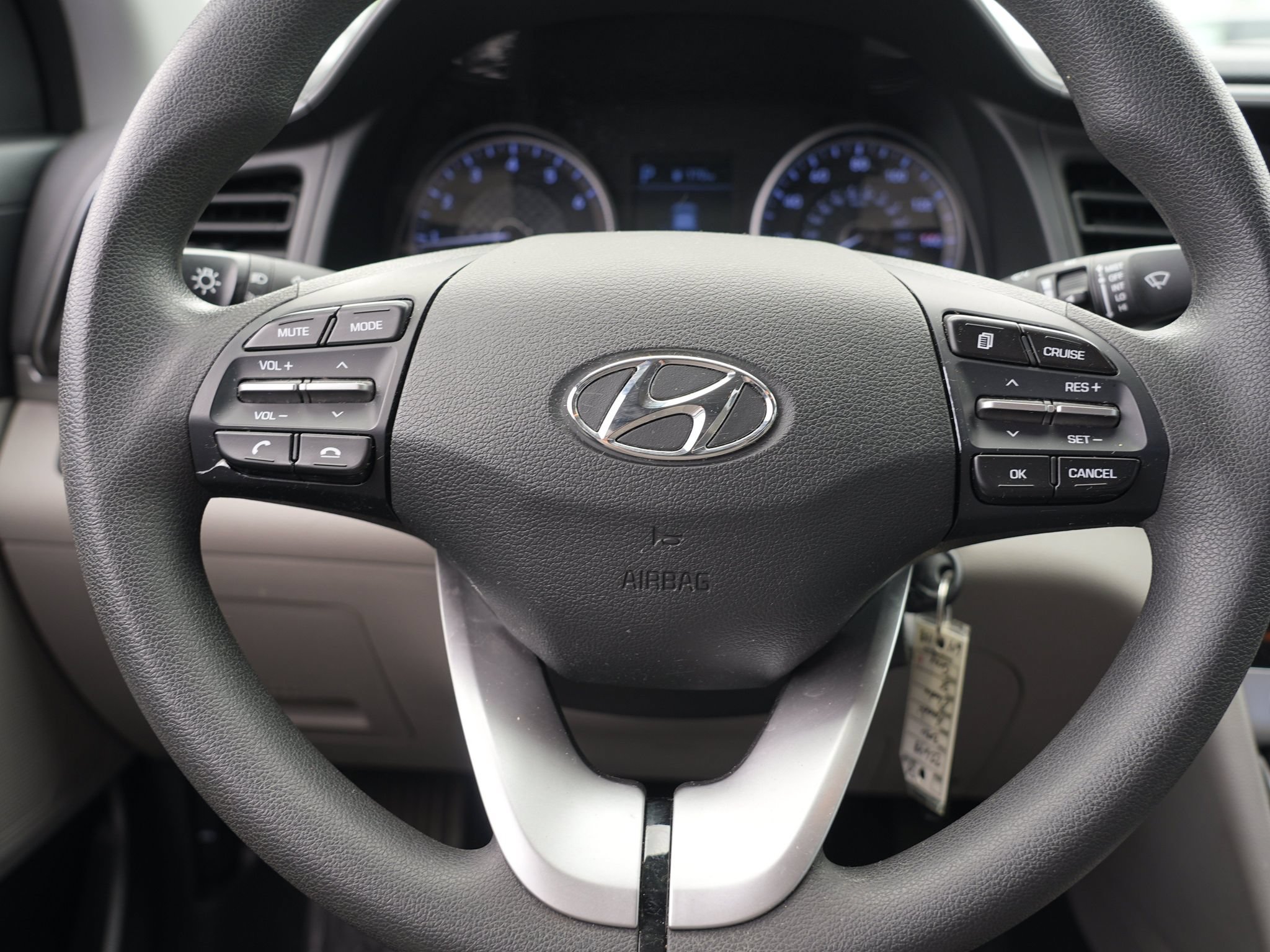 Used 2020 Hyundai Elantra SE FWD image 24