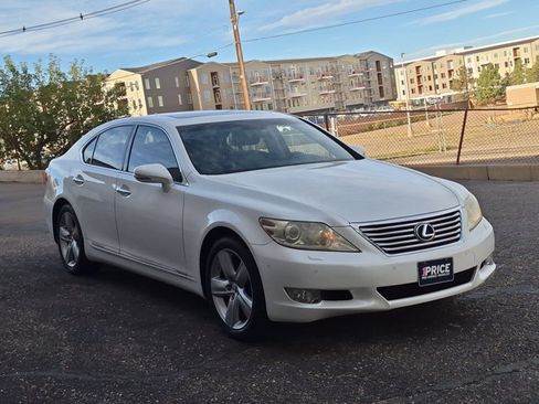 Used 2012 Lexus LS 460 w/ Luxury Value Edition RWD image 3