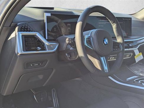 Used 2026 BMW X5 sDrive40i w/ M Sport Package RWD image 3