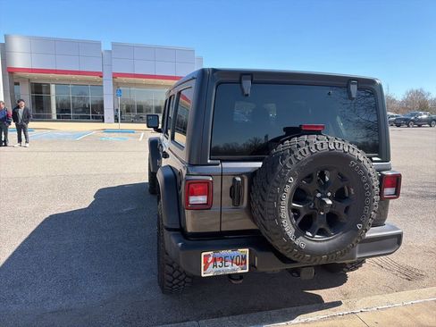 Used 2022 Jeep Wrangler Unlimited Willys image 11