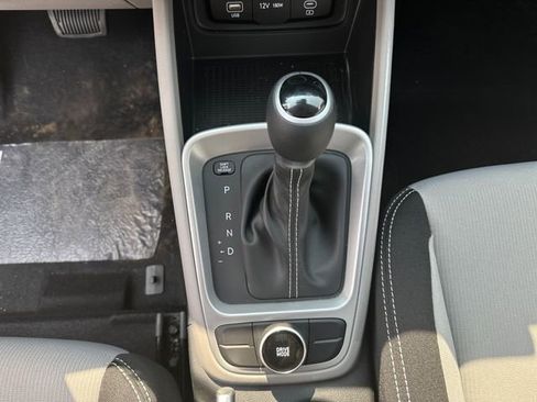 New 2025 Hyundai Venue SEL image 27