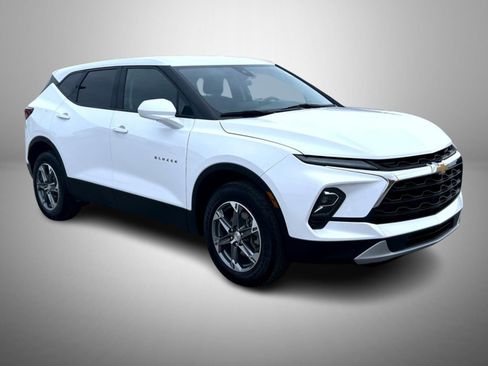 Certified 2023 Chevrolet Blazer LT w/ Driver Confidence Package image 3