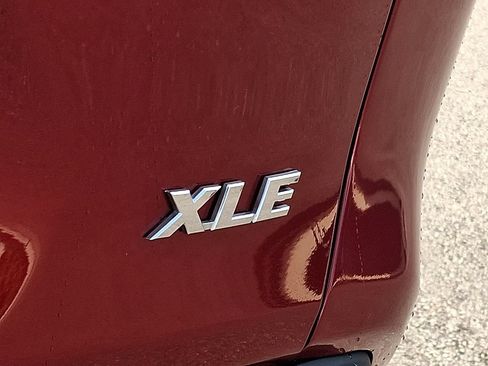 Certified 2025 Toyota RAV4 XLE FWD image 32