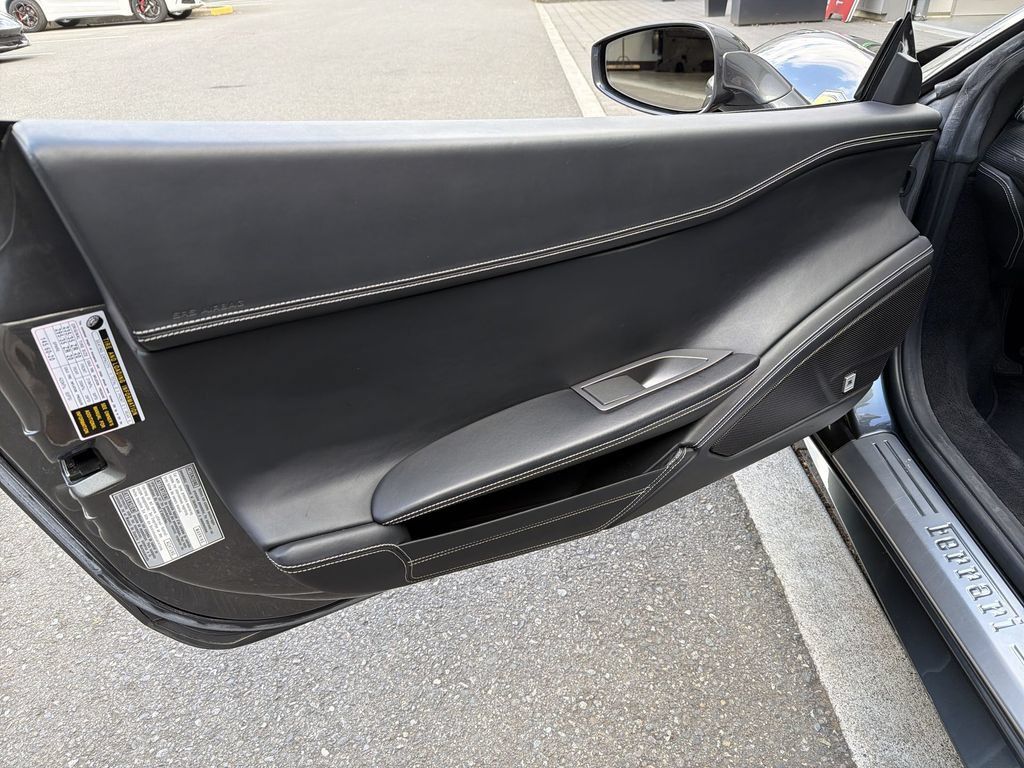 Certified 2013 Ferrari 458 Spider RWD image 12