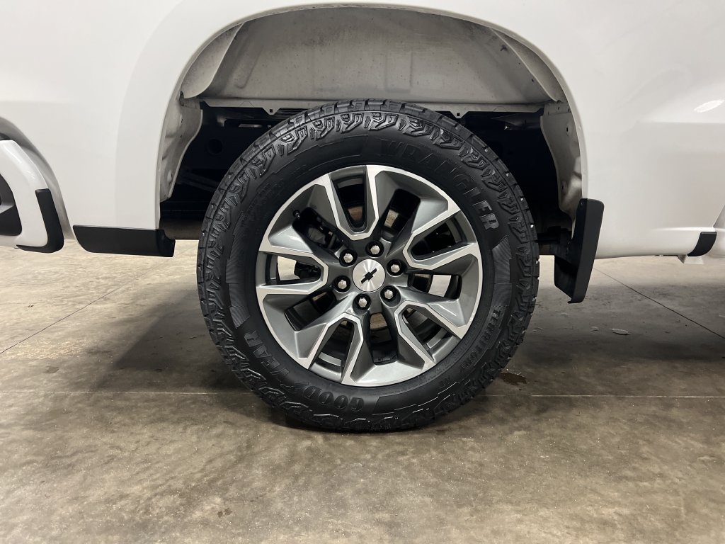 Used 2023 Chevrolet Silverado 1500 RST w/ Z71 Off-Road Package AWD/4WD image 10