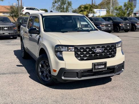 Used 2025 Ford Maverick XLT w/ XLT Luxury Package AWD/4WD image 2